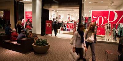 İspanyol tekstil şirketi İnditex'in Galisya'daki çalışanları maaş artışı talebiyle greve gitti