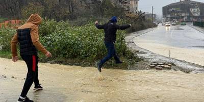 Bartın'da sağanak ulaşımı olumsuz etkiliyor