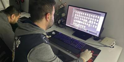 İzmir'de internetten ucuz ürün satma bahanesiyle dolandırıcılık yapan 3 kişi yakalandı