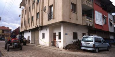 Evde tartıştığı arkadaşını başından vurarak öldürdü