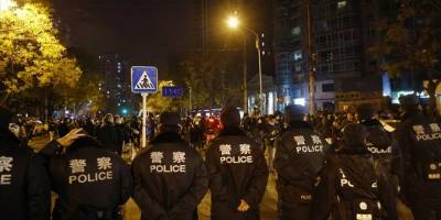 Pekin'deki Kovid-19 protestosunda hak ve özgürlük talepleri dile getirildi