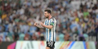 Arjantin ile Polonya, Dünya Kupası'nda son 16 turu bileti için karşılaşacak