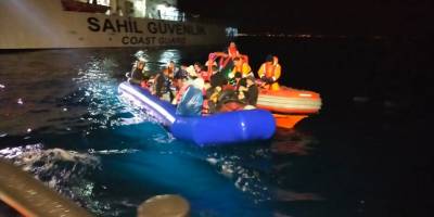 İzmir açıklarında 37 düzensiz göçmen kurtarıldı