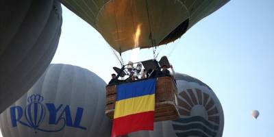 Kapadokya'da balonlar Romanya bayrağı ile uçtu