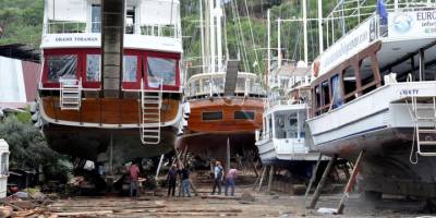 Fethiye'de tur tekneleri bakıma alındı