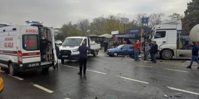 Aydın'da zincirleme trafik kazasında 4 kişi yaralandı