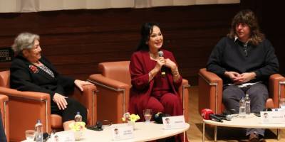 İzmir'de "Yaşar Kemal ile Binbir Çiçekli Bahçede" sempozyumu düzenlendi