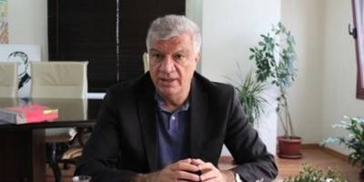 Stadı yapacağına opera binasını bitir