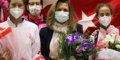 Yelkende olimpiyat kotası alan Beste Kaynakçı ve Okyanus Arıkan Türkiye'ye döndü