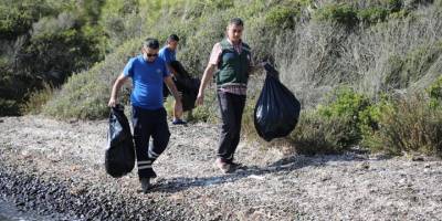 Gökova Körfezi koylarından 19,5 ton atık toplandı