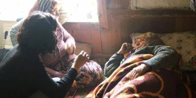 Evi yanan Emine teyzeye yardım eli