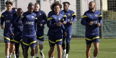 Fenerbahçe'de Antalya kampı kadrosu açıklandı