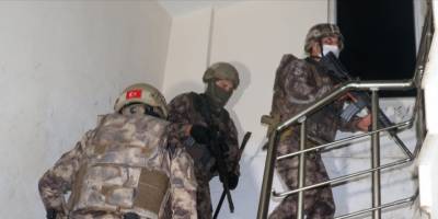 Antalya’da zehir tacirlerine şafak operasyonu