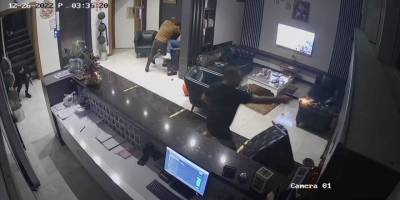 Manisa'da otel lobisinde 4 kişinin yaralandığı silahlı kavga güvenlik kamerasında