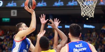 Anadolu Efes, THY Avrupa Ligi'nde deplasmanda yenildi