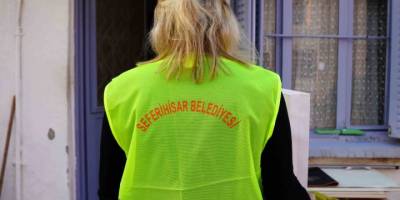 Seferihisar Belediyesi’nden dar gelirli vatandaşa zeytinyağı