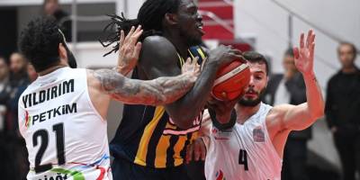 Aliağa Petkimspor: 71 - Fenerbahçe Beko: 76