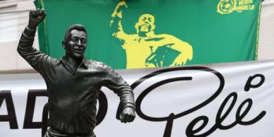 FIFA Başkanı Gianni Infantino'dan çağrı: Her ülkede bir 'Pele Stadyumu'