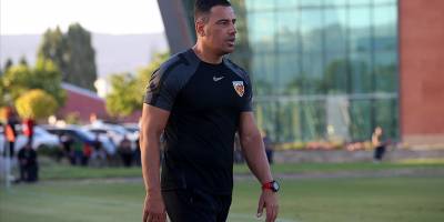 Kayserispor, teknik direktörü Çağdaş Atan ile 3 yıllığına yeniden anlaştı