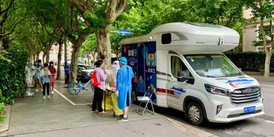 Çin'in en büyük şehri Şanghay'da nüfusun yüzde 70'inin Kovid-19 olduğu tahmin ediliyor