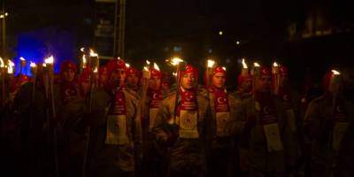 Kars'ta Sarıkamış şehitleri anısına meşaleli yürüyüş yapıldı