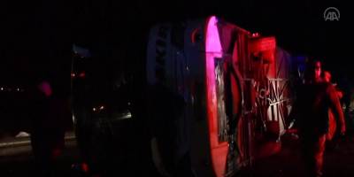 Diyarbakır’da yolcu otobüsü devrildi: 1’i bebek 5 ölü, 22 yaralı