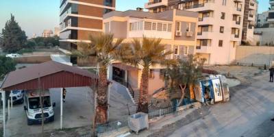 İzmir'de freni boşalan kamyon 112 binasının duvarına çarptı