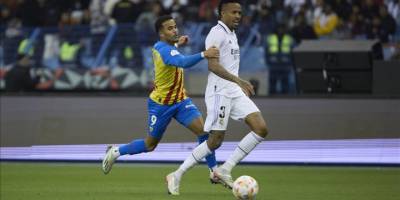 İspanya Süper Kupası'nda Valencia'yı penaltılarda eleyen Real Madrid finale kaldı