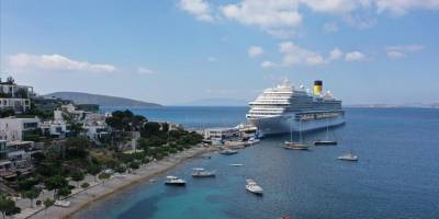 Muğla'ya gelen "yüzen oteller" turizm hareketliliğini artırdı