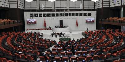 50/d'li araştırma görevlilerinin kadroya alınmasını da içeren kanun teklifi, komisyonda kabul edildi