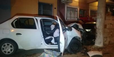 Kaza yaptı, aracındaki yaralı kadını bırakıp kaçtı