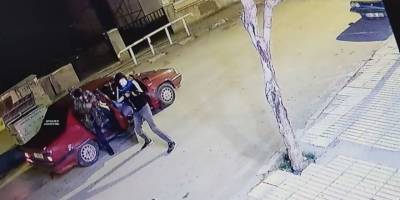 Müzik marketi kurşunlayan 2 zanlı yakalandı