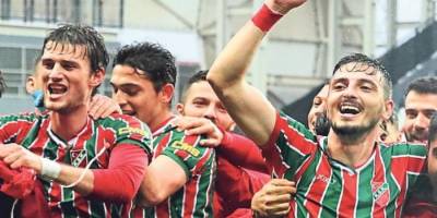 Önce stada sonra salona