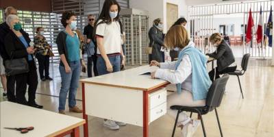 Fransa'da 3 seçim bölgesinde yeniden milletvekili seçimi yapıldı