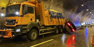 Anadolu Otoyolu'nda zincirleme trafik kazasında 1 kişi öldü, 3 kişi yaralandı