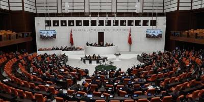 50/d'li araştırma görevlilerinin kadroya alınmasını da içeren teklif, TBMM Genel Kurulunda kabul edildi