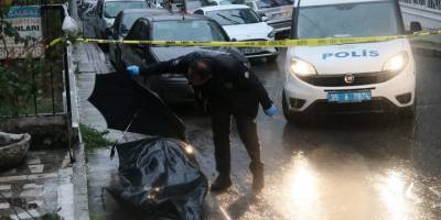 İzmir'de sokakta fenalaşan kişi, hayatını kaybetti