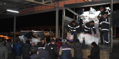 Aydın'dan deprem bölgesine yardım tırları hareket etti