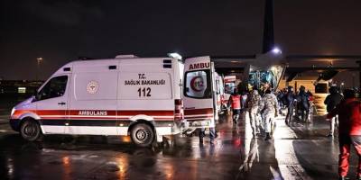 Depremde yaralanan bazı vatandaşların İstanbul'da tedavileri sürüyor