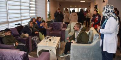 Hatay'dan Marmaris'e ilk depremzede aile geldi