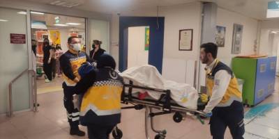 Gaziantep'te enkazdan çıkarılan 10 yaralı, tedavileri için İzmir'e getirildi