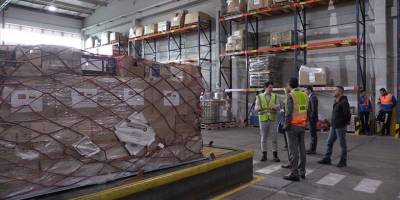 Kolombiya'da depremzedeler için toplanan yardım malzemeleri Türkiye'ye gönderildi