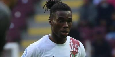 Galatasaray, Adekugbe'yi transfer etti