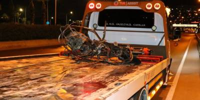 İzmir'de hafif ticari araçla çarpışan motosikletin sürücüsü öldü