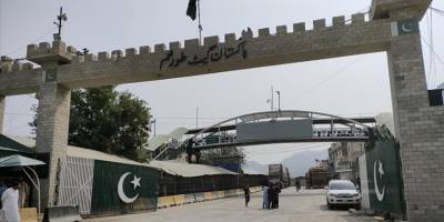 Afganistan ile Pakistan arasındaki Torkham Sınır Kapısı yeniden açıldı