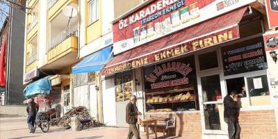 Depremin merkez üssü Kahramanmaraş'ta esnaf dükkanlarını açmaya başladı