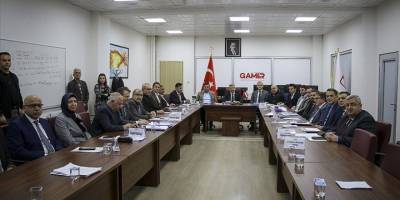 Uşak'tan depremden etkilenen illere 1 milyon 341 bin 768 battaniye gönderildi