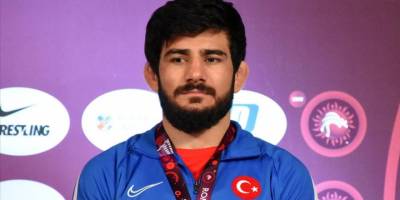 Milli güreşçi Soner Demirtaş, rakibi dopingli çıkınca dünya üçüncüsü unvanını aldı