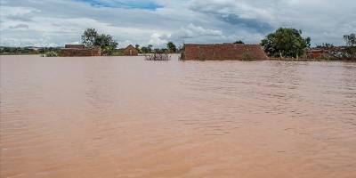 Doğu Afrika'nın güney sahilleri sellerle, kuzeyi kuraklıkla mücadele ediyor