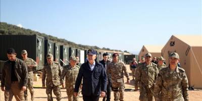 Milli Savunma Bakanı Akar, NATO'nun Türkiye'ye 4 bin kişilik çadır daha göndereceğini açıkladı